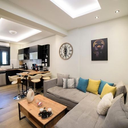 Luxurious Apartment In The Heart Of Town ! Loutráki Exterior foto