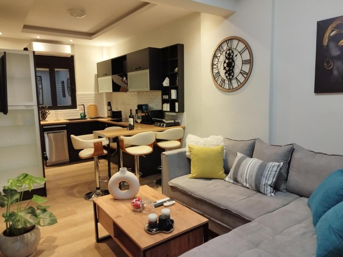Luxurious Apartment In The Heart Of Town ! Loutráki Exterior foto