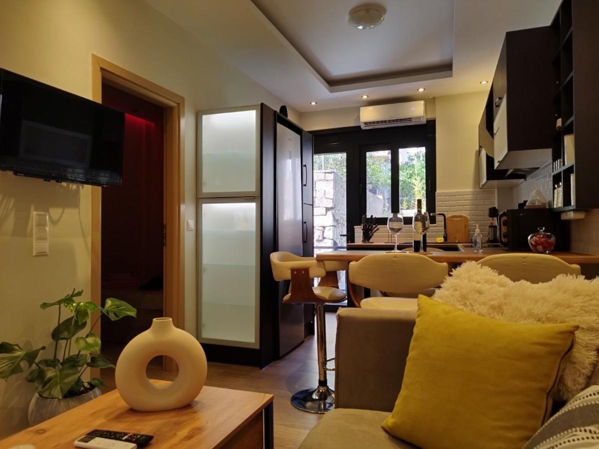 Luxurious Apartment In The Heart Of Town ! Loutráki Exterior foto